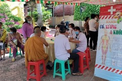 Khám bệnh miễn phí tại thiền viện Thiện Minh, tỉnh Vĩnh Long