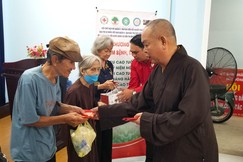 Khám chữa bệnh cho người cao tuổi trên địa bàn quận 8