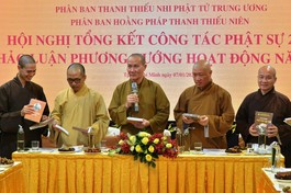 Thượng tọa Thích Phước Nghiêm, Phó Trưởng ban Thường trực Ban Hướng dẫn Phật tử Trung ương điều hành hội nghị