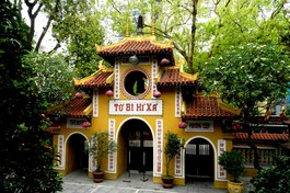 Tam quan chùa Quán Sứ (Hà Nội) - Trụ sở Trung ương GHPGVN