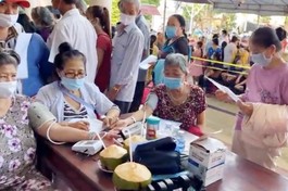Bàn giao 9 nhà tình thương, khám bệnh cho 2.000 người khó khăn tại Bến Tre