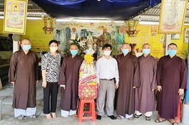 Ban Tôn giáo TP.HCM chúc mừng Phật đản đến Tăng Ni, Phật tử huyện Củ Chi