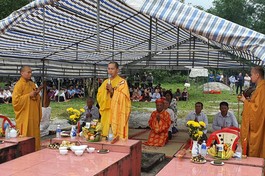Quảng Bình: Cầu siêu cho chân linh các bậc tiền bối lập làng nhân dịp tết Thanh Minh