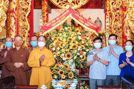 Ninh Bình: Lãnh đạo tỉnh chúc mừng Phật đản đến Tăng Ni, Phật tử