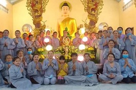 Kiều bào Việt tại Lào hân hoan Kính mừng Đại lễ Phật đản