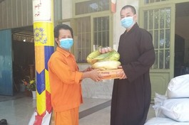 Chia sẻ 1.500 phần quà cho bà con nghèo huyện Nhà Bè