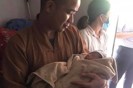 Bé gái sơ sinh bị bỏ rơi ở chùa Chung Phương (Nam Định)