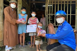 Chương trình "Trung thu yêu thương" đến với thiếu nhi tỉnh Đồng Tháp