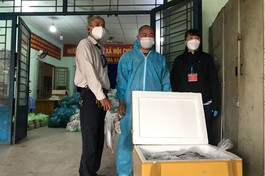 Chia sẻ yêu thương đến bà con nghèo giữa mùa dịch