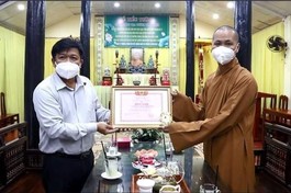 Đồng Tháp: Trao tặng Bằng khen cho cá nhân xuất sắc trong công tác hỗ trợ phòng, chống dịch