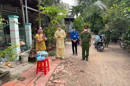 Chùa Hiếu Đức tặng 900 phần quà đến những hộ khó khăn trong giãn cách xã hội
