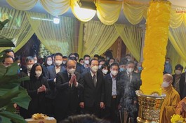 Phái đoàn Chủ tịch nước, lãnh đạo Quốc hội, Chính phủ, MTTQVN, các bộ, ban, ngành viếng tang Đức Pháp chủ GHPGVN