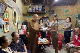 Chùa Vọng Cung trao hỗ trợ xây nhà tình thương đến gia đình khó khăn