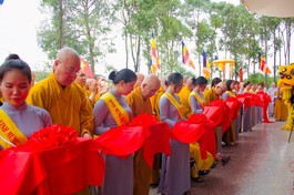 Cắt băng khánh thành chùa Dưỡng Chân Tuệ Uyển