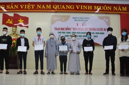 Chùa Hòa Phước đồng hành cùng quỹ học bổng "Hòa Phước yêu thương và ước mơ"