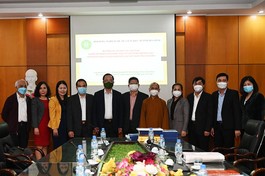 Hòa thượng Thích Thanh Điện cùng Hội đồng nghiệm thu đề tài khoa học cấp tỉnh