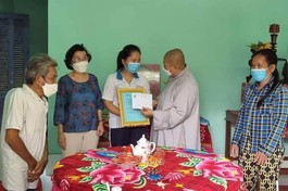 Trao “Mái ấm khuyến học” cho học sinh vượt khó học giỏi