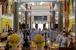 Đoàn từ thiện Lá Bồ Đề tác bạch cúng dường