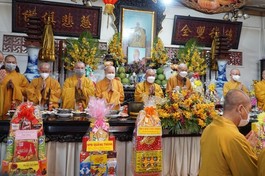 Chư tôn đức chứng minh lễ khai giảng khóa tu