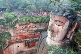 Những pho tượng gây sự chú ý ở châu Á