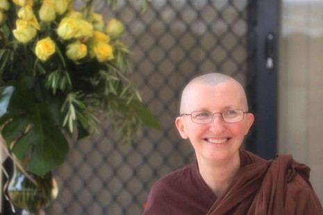 Ni sư Vayama được xem là một trong những nữ tu Theravada đầu tiên được thọ giới cụ túc ở phương Tây