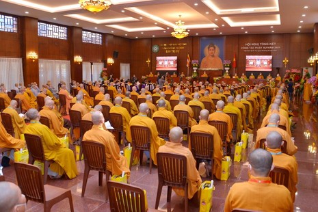 Quang cảnh hội nghị tổng kết hoạt động Phật sự năm 2021 Phật giáo TP.HCM 