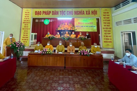 Phật giáo tỉnh Vĩnh Long tổng kết công tác Phật sự năm 2021 - Ảnh: Ban TT-TT tỉnh Phật giáo tỉnh Vĩnh Long