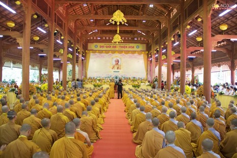 Quang cảnh lễ khai mạc Đại gới đàn Thiện Hoa Phật lịch 2565 - 2022 tại tổ đình Thường Chiếu 