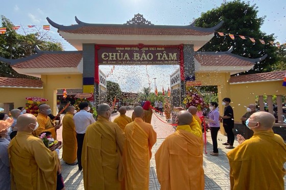 Lễ thựợng bảng hiệu và khai chuông, trống chùa Bảo Tâm tại ấp Phú Hòa