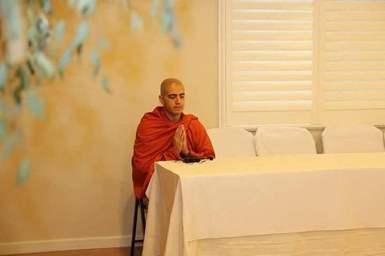 Nhà sư Sanathavihari, một tu sĩ Phật giáo theo truyền thống Nam truyền 
