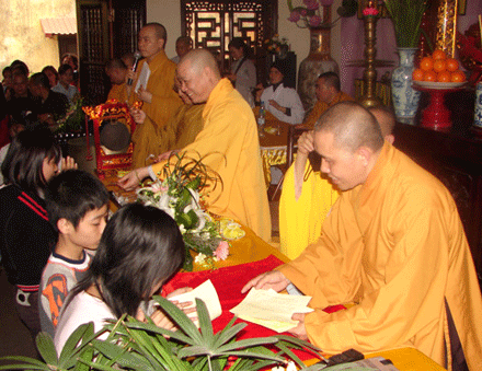 Hà Nội: Ban Hoằng pháp Trung ương tư vấn mùa thi ảnh 10