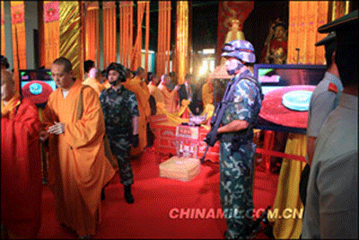 Trung Quốc: Xá lợi nhục thân Phật tổ triễn lãm ở viện bảo tàng Bắc Kinh.