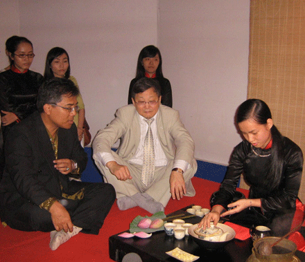 Biểu diễn trà đạo Việt Nam