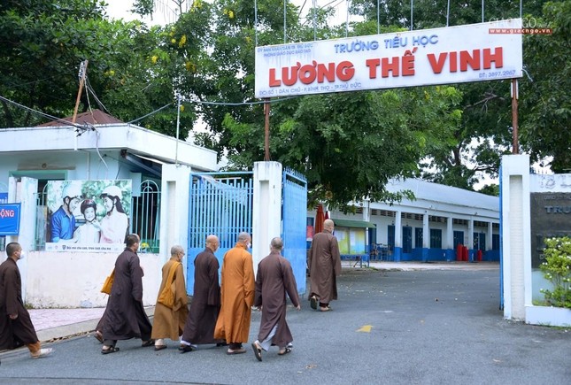 Lãnh đạo Giáo hội thăm các cơ sở hỗ trợ tuyến đầu chống dịch của Phật giáo tại TP.HCM ảnh 10
