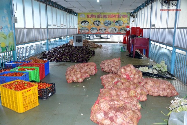 Lãnh đạo Giáo hội thăm các cơ sở hỗ trợ tuyến đầu chống dịch của Phật giáo tại TP.HCM ảnh 11