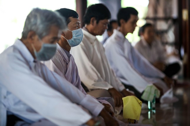 Người Sa Đéc đến chùa trong rằm tháng Giêng ảnh 13