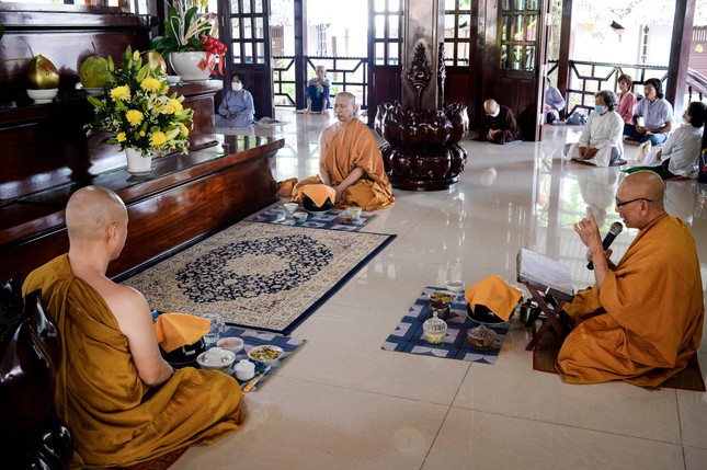 Người Sa Đéc đến chùa trong rằm tháng Giêng ảnh 14