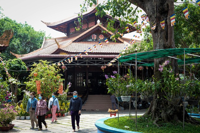 Người Sa Đéc đến chùa trong rằm tháng Giêng ảnh 16