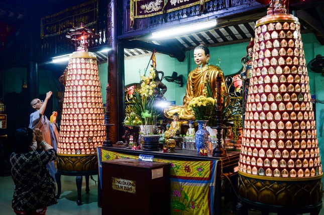 Người Sa Đéc đến chùa trong rằm tháng Giêng ảnh 2