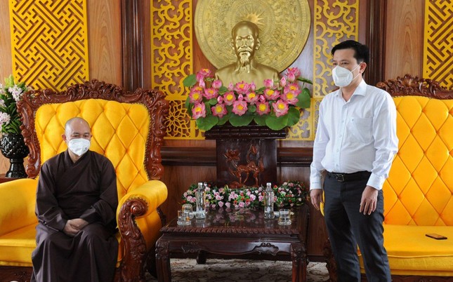 Trung ương GHPGVN thăm lãnh đạo tỉnh Long An và tình nguyện viên Phật giáo ảnh 2