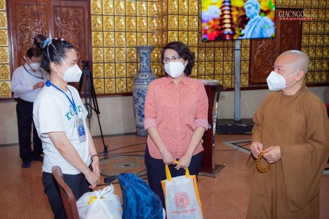 Lễ xuất phát đội tình nguyện viên Phật giáo (đợt 3) đến bệnh viện điều trị bệnh nhân Covid-19 ảnh 12