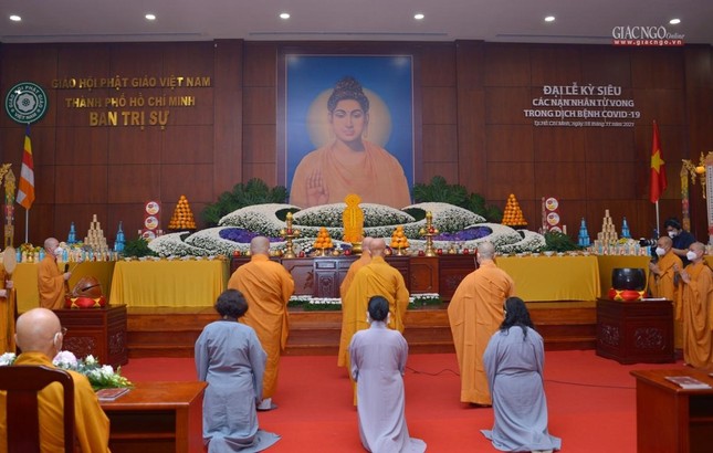 Trang nghiêm Đại lễ kỳ siêu nạn nhân tử vong trong dịch bệnh Covid-19, tại Việt Nam Quốc Tự ảnh 27