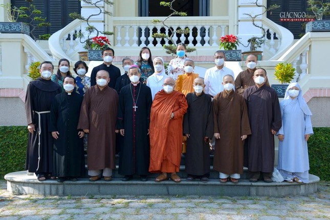 Chư tôn đức Ban Trị sự Phật giáo TP.HCM chúc mừng Giáng sinh năm 2021 ảnh 5