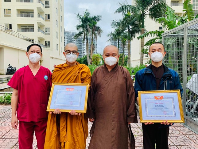 Lễ đón tình nguyện viên Phật giáo đợt 2 hoàn thành nhiệm vụ tại các bệnh viện điều trị Covid-19 ảnh 10