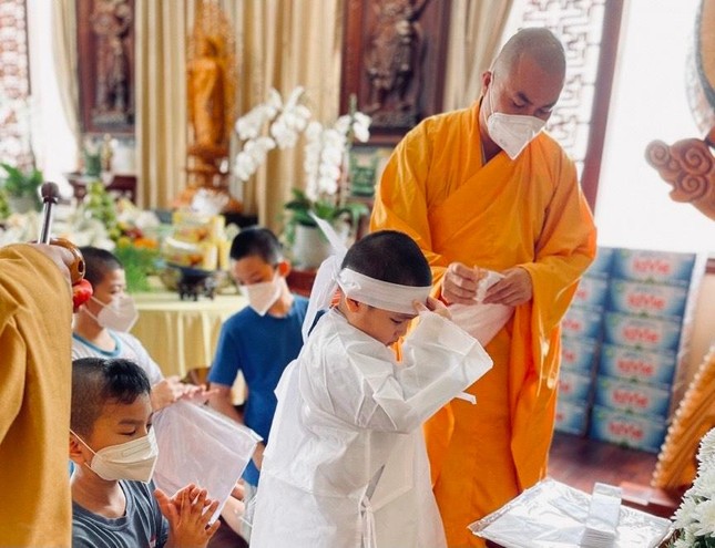 Hàng trăm trẻ em mồ côi vì đại dịch ảnh 1