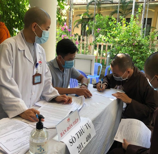 Thừa Thiên Huế: Hơn 1.000 Tăng Ni tiêm mũi 1 vắc-xin ngừa Covid-19 ảnh 1