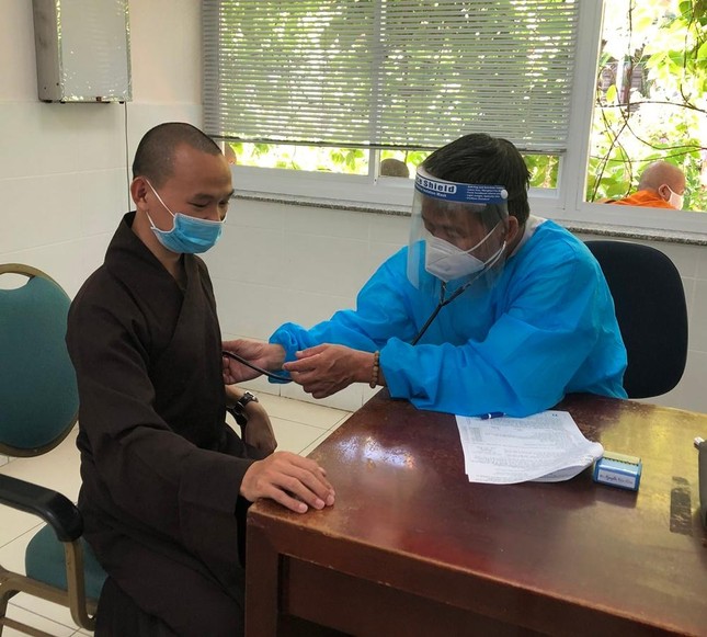Thừa Thiên Huế: Hơn 1.000 Tăng Ni tiêm mũi 1 vắc-xin ngừa Covid-19 ảnh 2