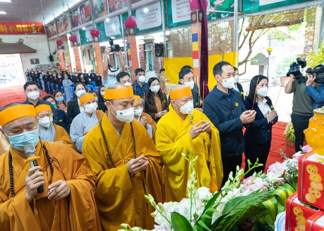 Phật giáo các tỉnh, thành trang nghiêm tổ chức lễ tưởng niệm Đức Pháp chủ GHPGVN ảnh 1
