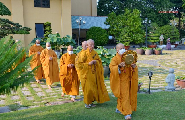 Trang nghiêm lễ vía Đức Phật A Di Đà tại chùa Huê Nghiêm - TP.Thủ Đức ảnh 1