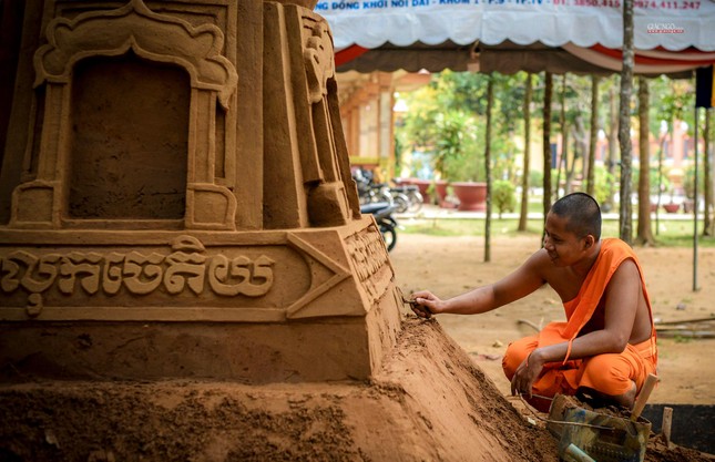 Không khí chuẩn bị đón Tết Chôl Chnăm Thmây của các chùa Khmer ở Trà Vinh ảnh 14